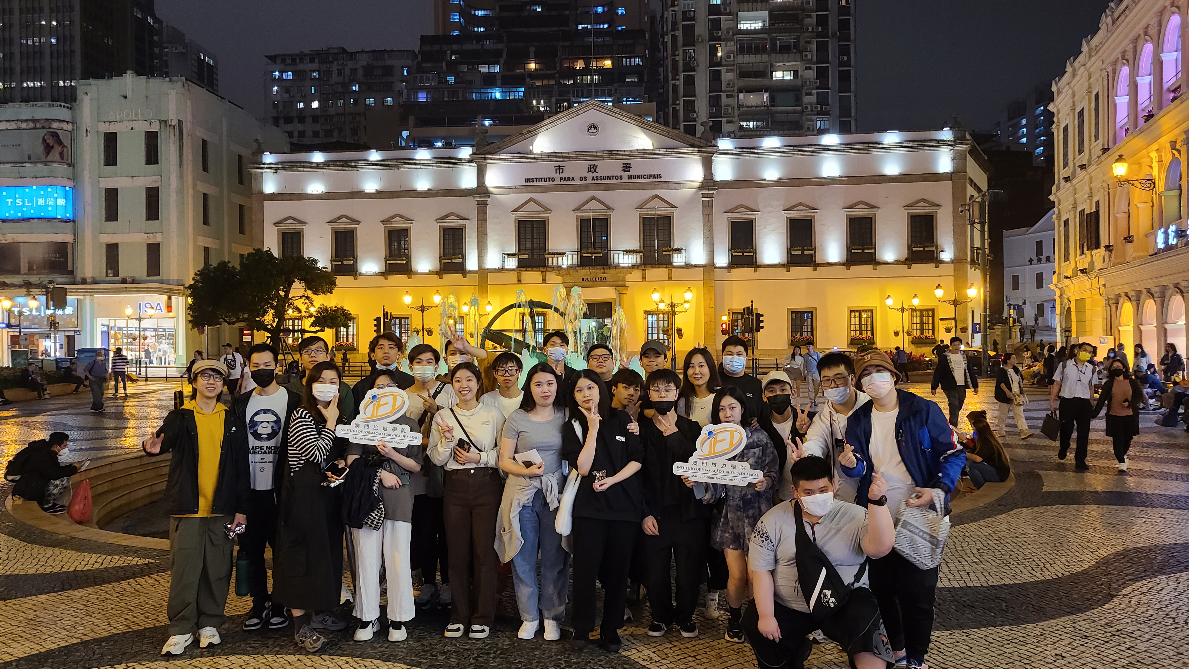 A night tour of visiting heritage monuments of Macao by Year 1 students in the IFTM Tourism Event Management Bachelor’s Degree Programme (Chinese Medium)